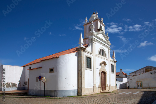 Fotografia view to parish church in  Alcantarilha in Portugal