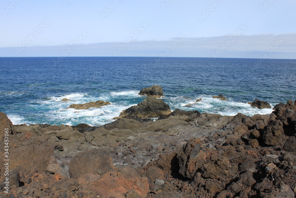 sea and rocks