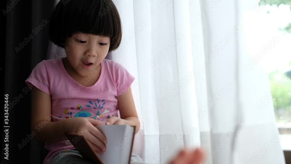 home school, kid doing homework, stay home, child typing smartphone, use mobile phone
home school, kid doing homework, stay home, child typing smartphone, use mobile phone