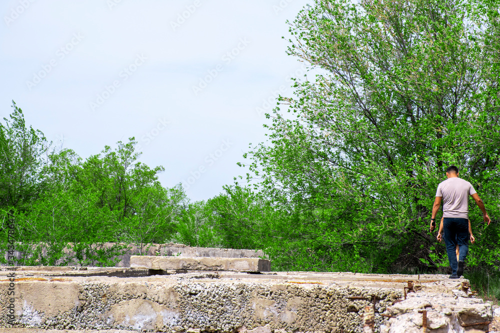 Ruins, the remains of destroyed houses. Ruins, the remains of destroyed houses.