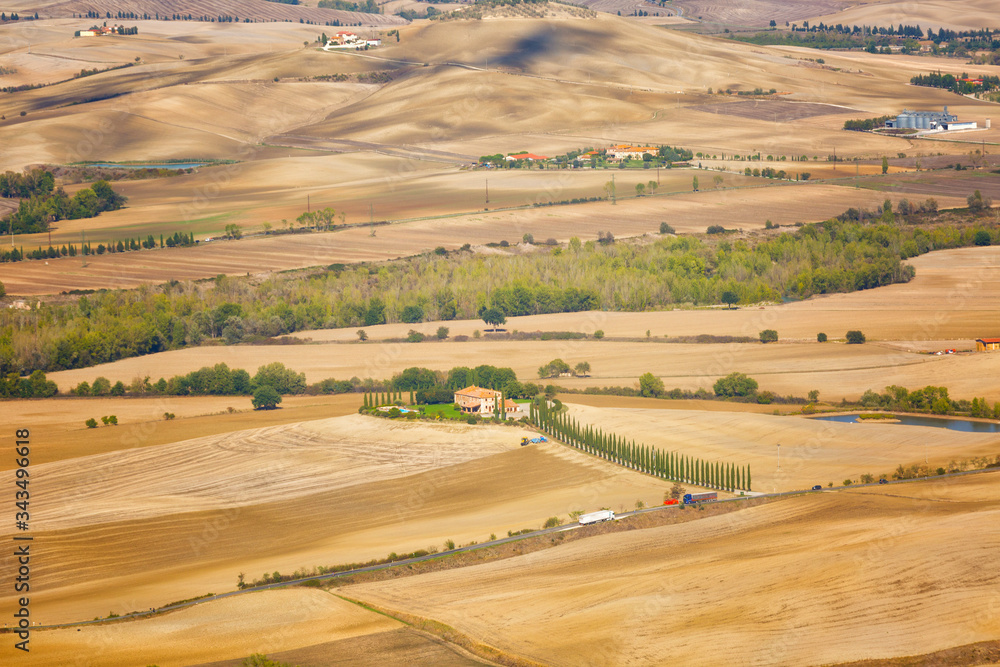Fototapeta premium Typical autumn rural landscape of Tuscany , Italy
