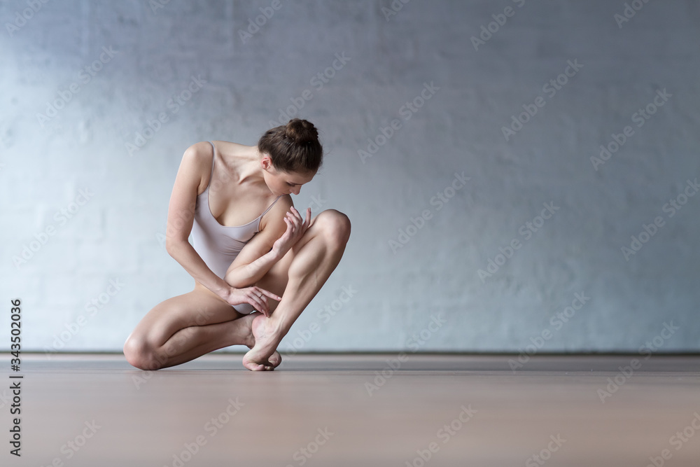 the modern ballet dancer dancing the modern ballet dancer dancing