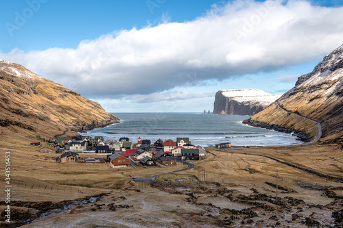 Vista panoramica del villaggio di Tjornuvik , Tjornuvik , Isole Faroe, Danimarca photo