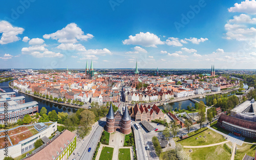 Panorama der kompletten Altstadt von Lübeck, Königin der Hanse photo