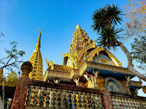 Konstfotografi Battambang, Cambodia, January 01, 2020: Phnom Sampov temple