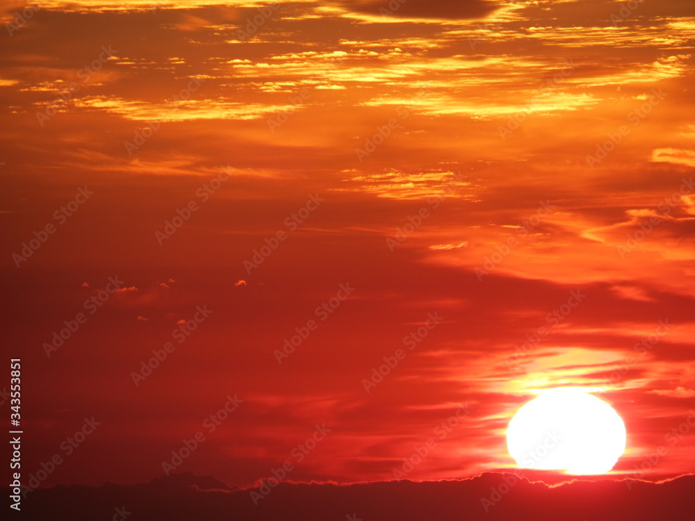 Por do Sol Redondo Ceu todo Amarelo Laranja Por do Sol Redondo Ceu todo Amarelo Laranja