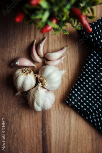 Garlic cloves - vintage set up 