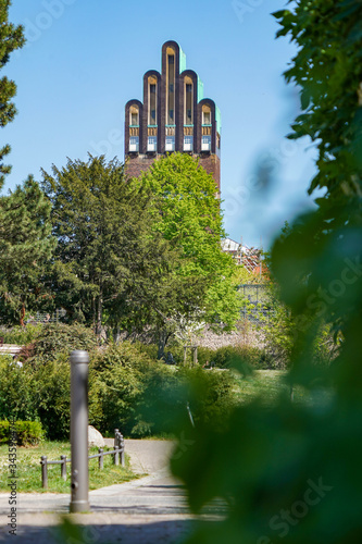 Hochzeitsturm im Hochformat photo