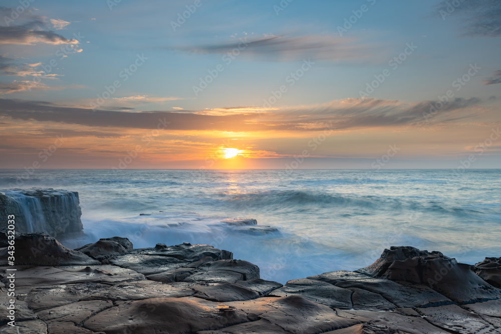 Fototapeta premium Seascape Coastal Sunrise Seascape from Rock Platform