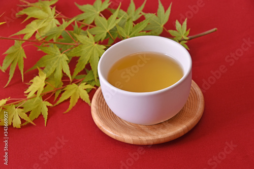 湯吞茶碗と急須　ティータイム