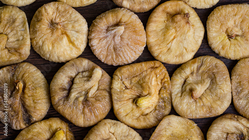 dried figs on the market