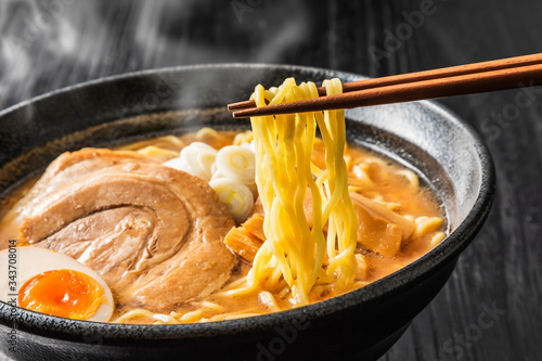 味噌ラーメン Miso Ramen (Japanese soy bean noodle)