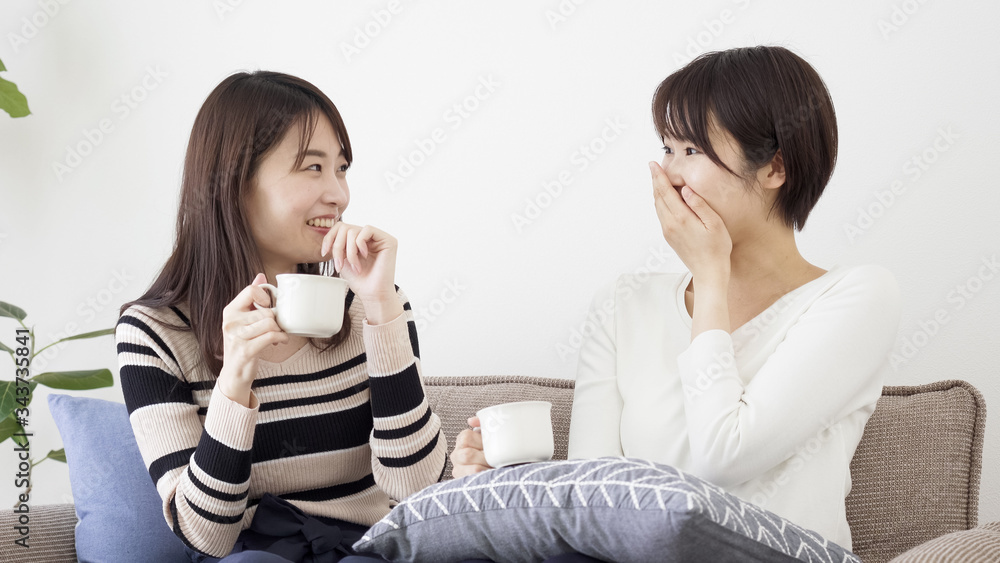 女性　友達