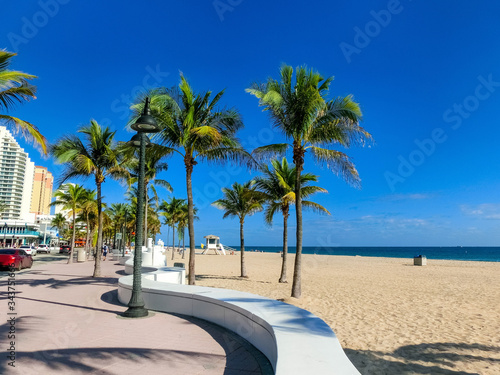 Fort Lauderdale beach near Las Olas Boulevard © Solarisys