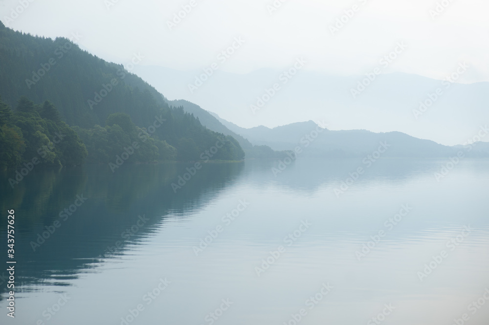 静かな湖