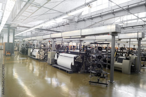 Machines for the production of tissue. Factory for the production of threads and fabrics