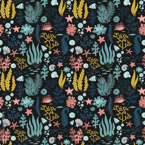 cute algae and corals, mollusks and starfish in the sea ocean seamless pattern, cartoon vector illustration hand drawing