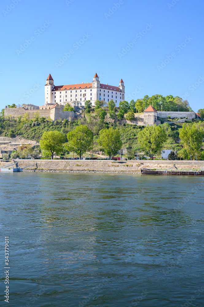 Fototapeta premium View of Bratislava castle on other bank of Danube river (Bratislava, Slovakia)