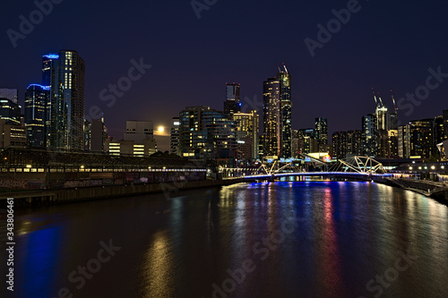 The skyline of Melbourne and the Yarra river