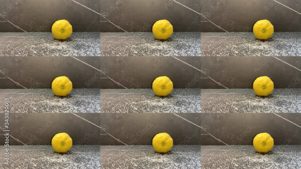 recuso gráfico de limones con  movimiento de  rotando sobre si mismos en una imagen con patron de repetición para anuncio de limones