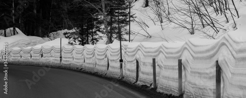 randwall schnee schneeform schneefräse schneepflug schneeschichten straßenrand