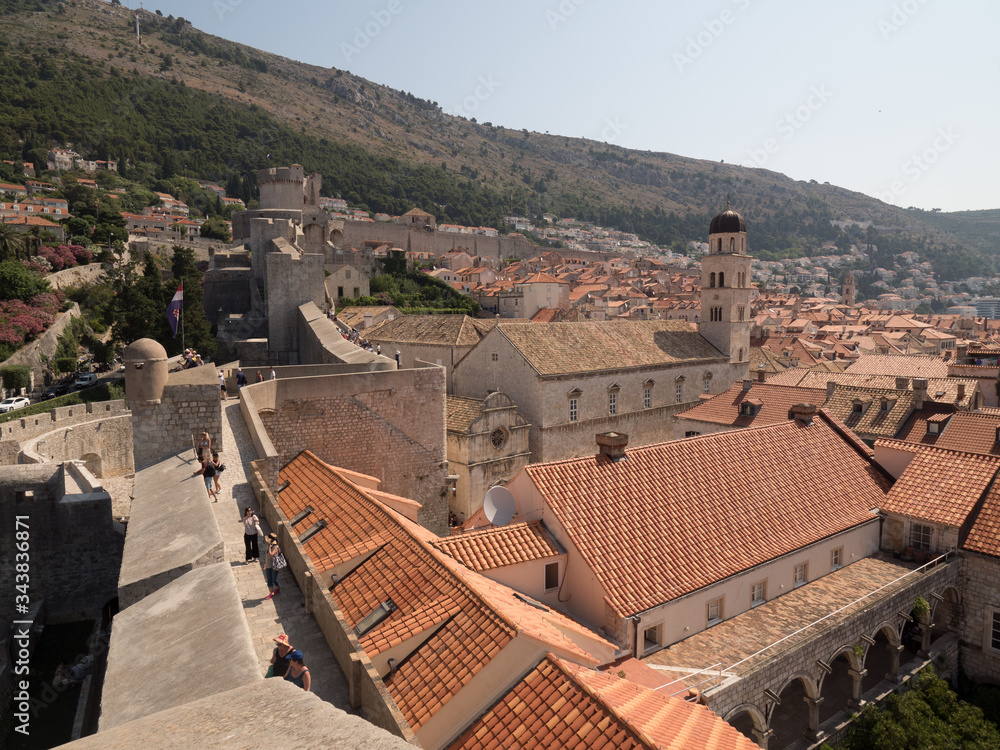 Vista de Dubrovnik desde las murallas de la ciudad