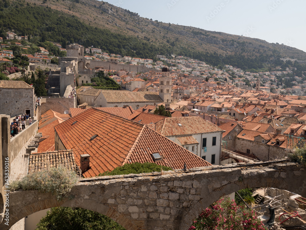 Vista de Dubrovnik desde las murallas de la ciudad