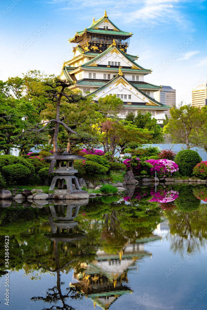 Osaka castle at sunset on a clear day