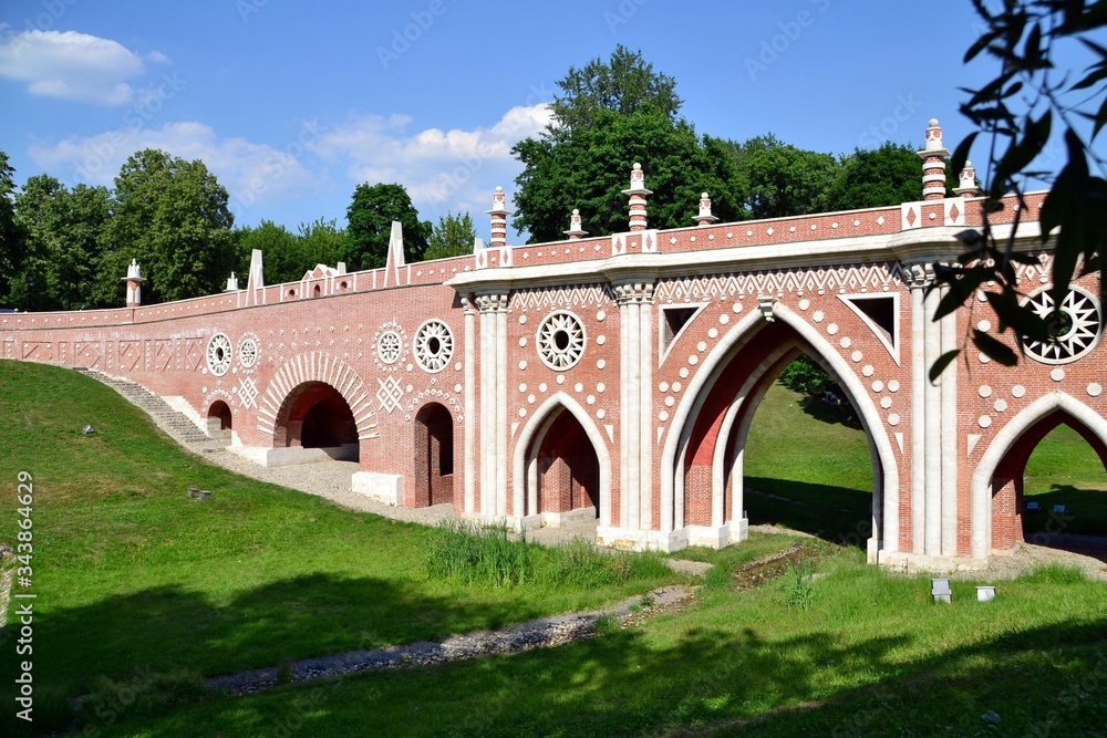 Arch bridge in the Tsaritsyno estate