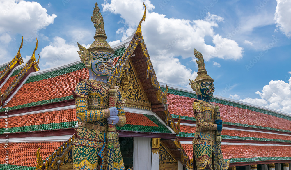 Giant statue at Wat Phra Kaew Giant statue at Wat Phra Kaew