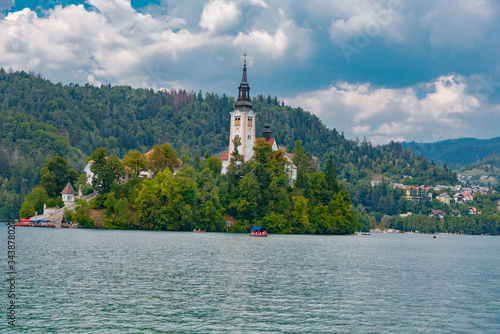 Panorama on Lake Bled in Slovenia © DD25