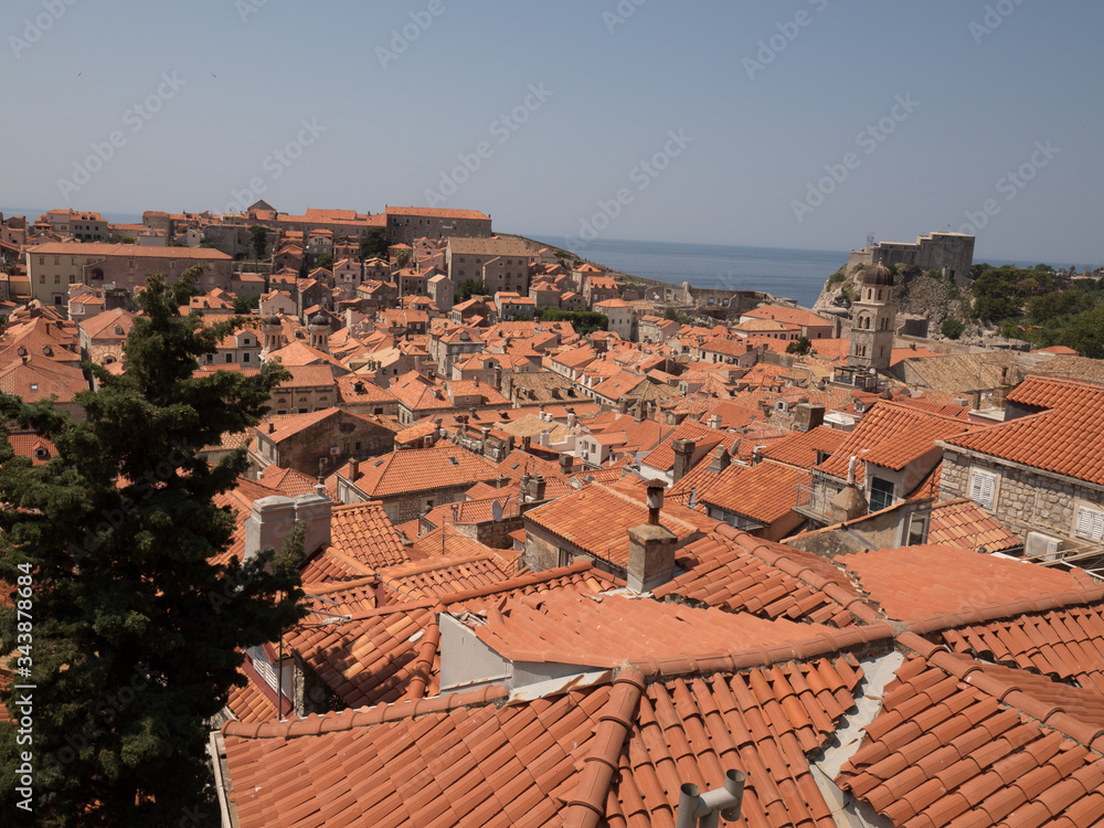 Vista de Dubrovnik desde las murallas de la ciudad Vista de Dubrovnik desde las murallas de la ciudad