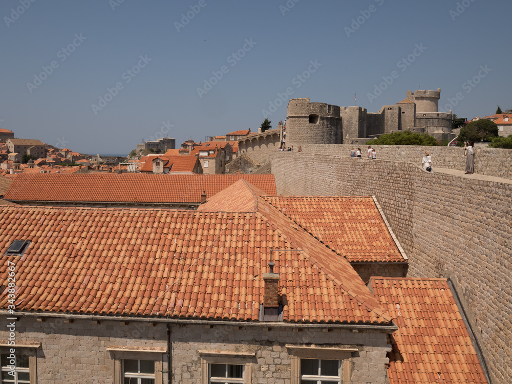 Vistas de la ciudad de Dubrovnik desde sus murallas, en Croacia