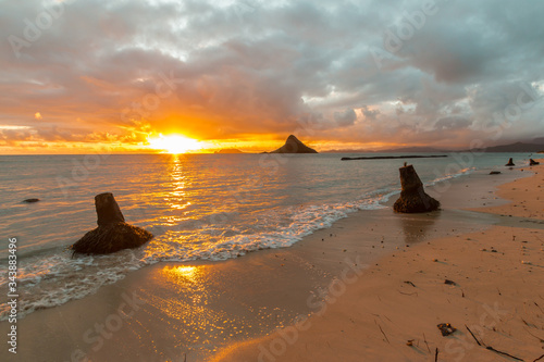 Sunrise Mokolii Island aka Chinaman's Hat on Kāne'ohe Bay, Kualoa Point State Recreation Area,Oahu, Hawaii, USA