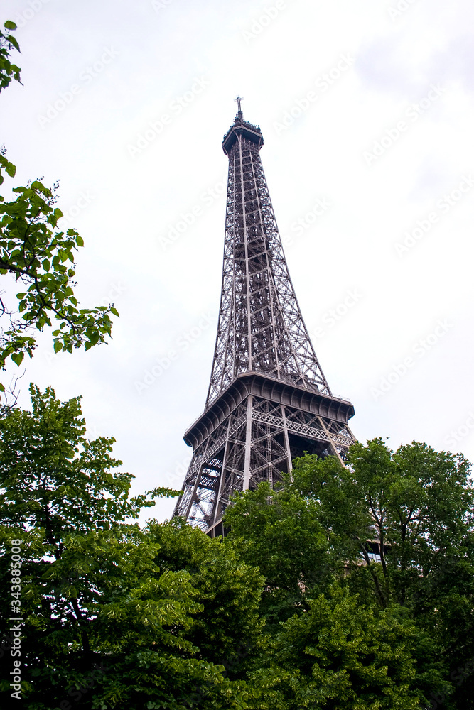 eiffel tower in paris