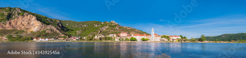 Obraz na płótnie Panorama of Duernstein and River Danube in Wachau Valley, Austria with Blue Abbe