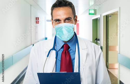 Doctor wearing a mask  coronavirus pandemic concept