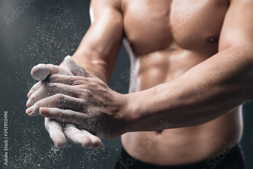 Bodybuilders hand rub antiskid powder