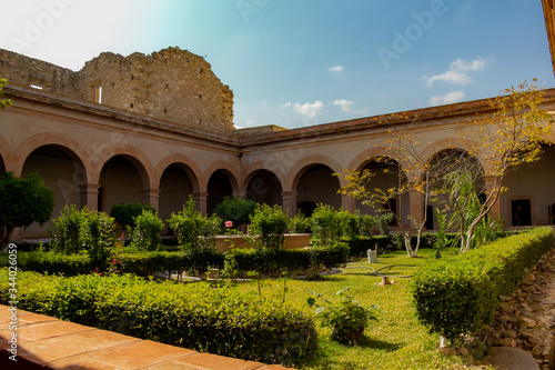 Hacienda con jardín en Querétaro México. Exconvento. Monasterio. photo