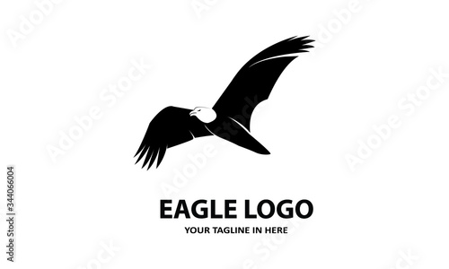 silhouette A simple eagle, suitable for business symbols or logos	