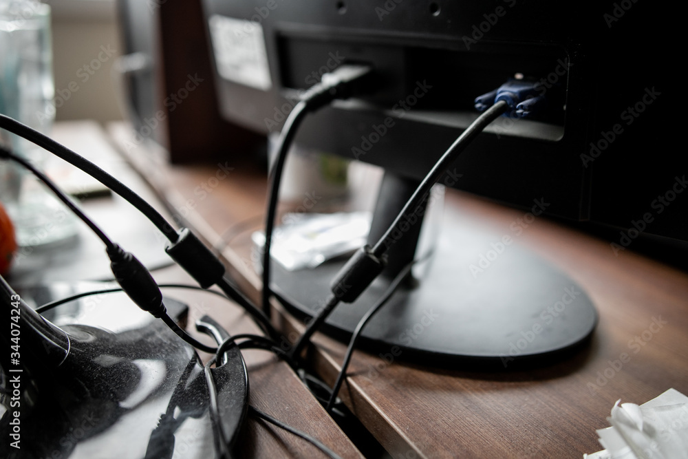 wires connected to a personal computer, the problem of loose wires in the workplace wires connected to a personal computer, the problem of loose wires in the workplace