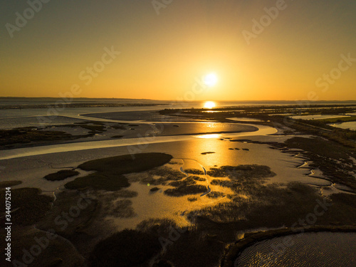 Photo aérienne drone domaine de certes coucher de soleil  photo