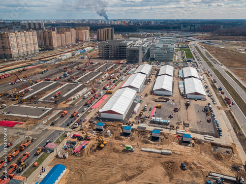 New buildings under construction at the Novomoskovsky multipurpose medical centre for patients with suspected COVID-19 coronavirus infection, in Kommunarka, Moscow, Russia on 28 April 2020 photo