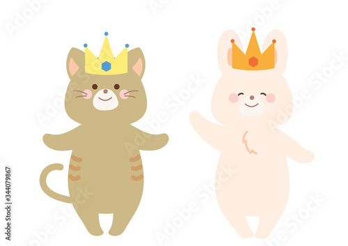 王冠をかぶった猫とうさぎ