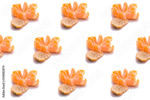 seamless pattern of peeled tangerine on a white background