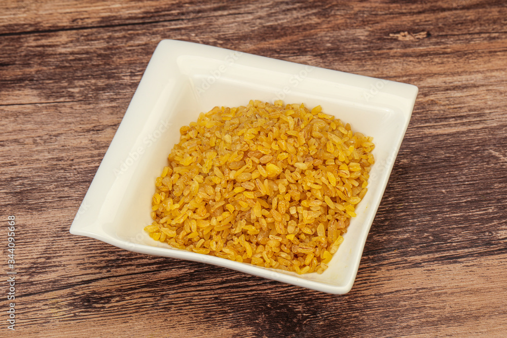 Vegetarian cuisine - dry bulgur for cooking Vegetarian cuisine - dry bulgur for cooking