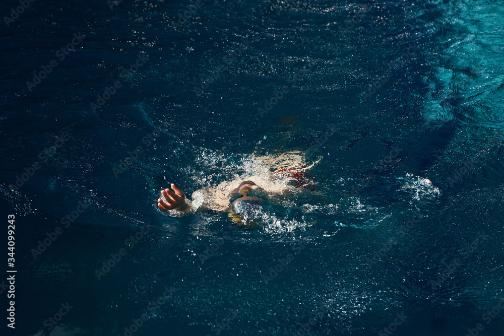 Fototapeta premium swimming child