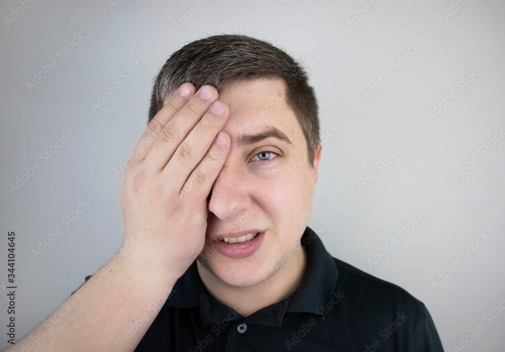 A man suffers from pain in the eye. Patient with ophthalmic disease, uveitis, optic neuritis, conjunctivitis, or eye injury A man suffers from pain in the eye. Patient with ophthalmic disease, uveitis, optic neuritis, conjunctivitis, or eye injury