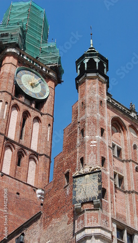 Obraz na płótnie Gdańsk - Ratusz Głównego Miasta, zegar mechaniczny i zegar słoneczny - Stan z 2011 roku w salonie