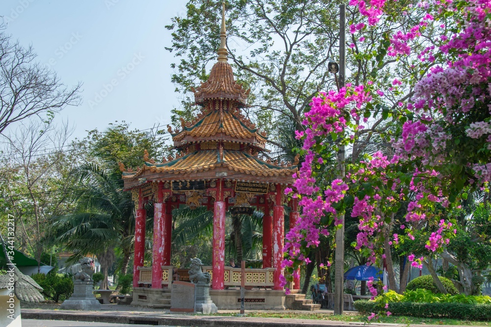 Ein bekannter chinesischer Pavillon im bangkoker Lumphini Park